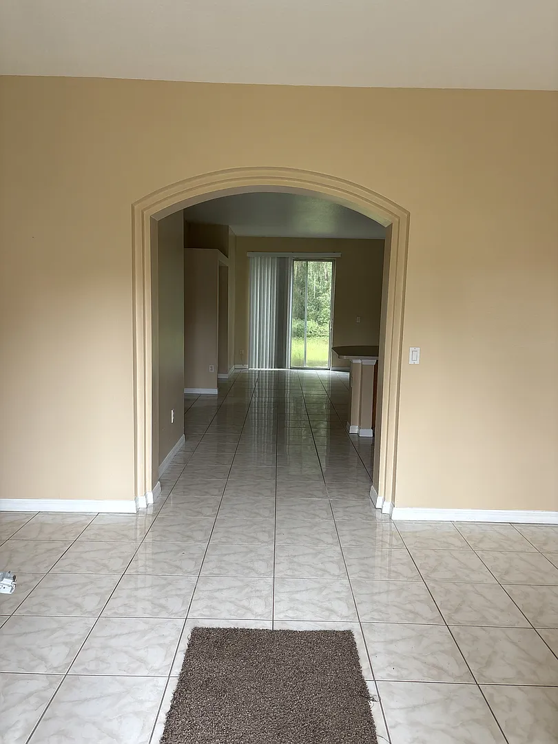 Spacious 3-Bedroom Home with Bonus Flex Room in Northeast Ocala Space to Live, Work & Entertain! — Photo 2