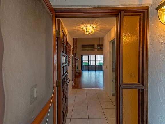3rd image of 163 Golf Club Dr