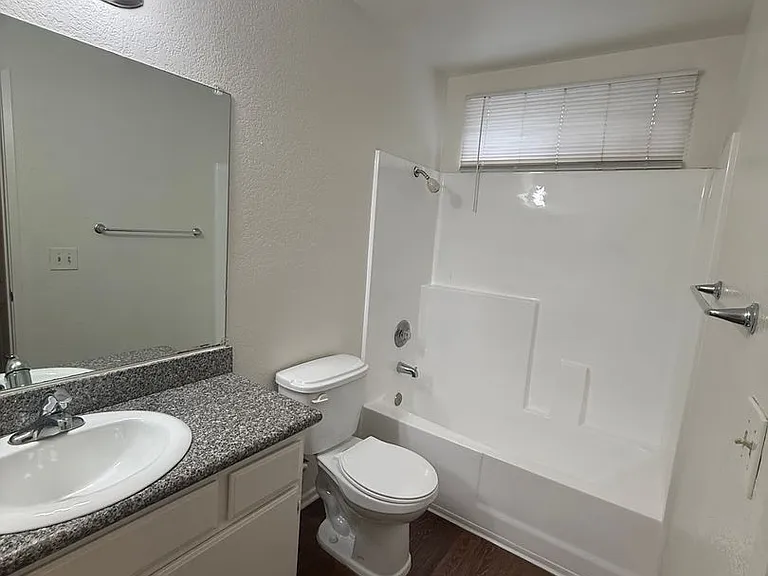 Foothill Blvd. Apartments — Photo 11