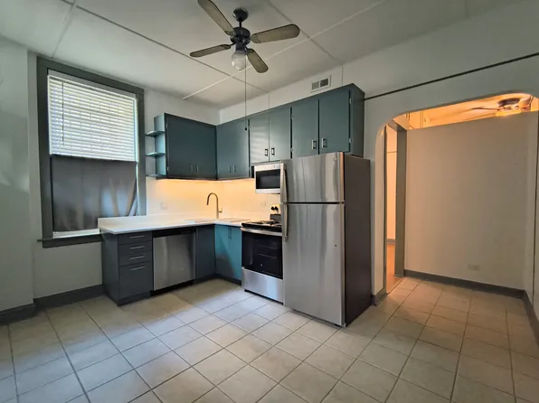 2711 W 43rd St #1R, Chicago, IL 60632