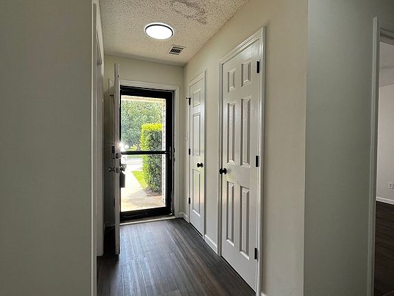 2nd image of 318 Chadwyck Cir