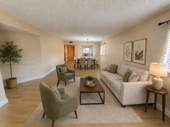 1600 SW 127th Way APT 101C, Pembroke Pines, FL 33027
