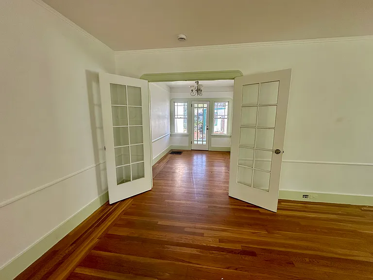 914 Slater St — Photo 5