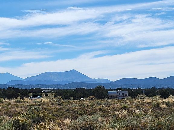 2nd image of 2816 E Wingfield Rd