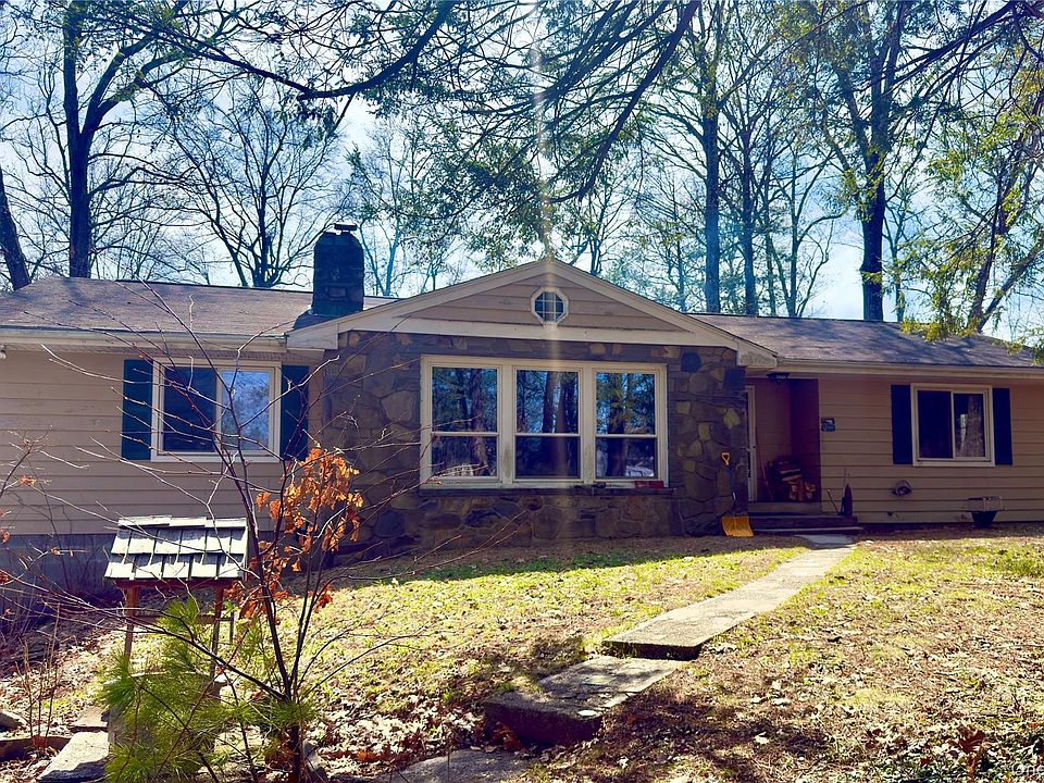1st image of 6 Pine Tree Lane