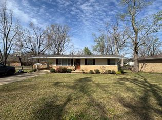 101 7th St, Booneville, MS 38829