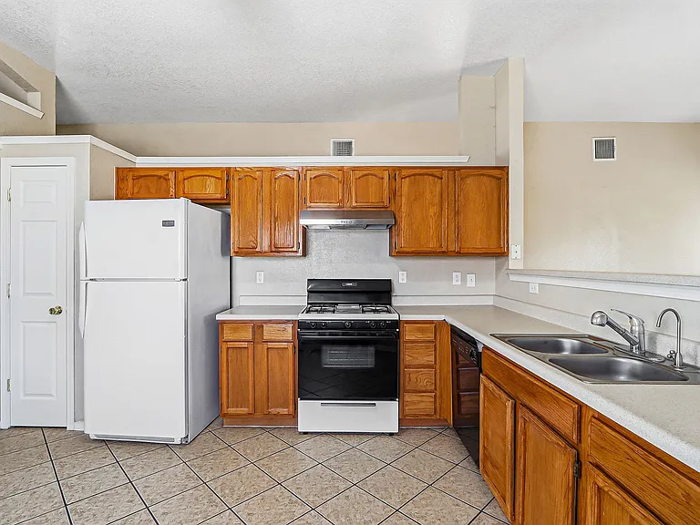 2369 Joshua Louis Dr — Photo 4