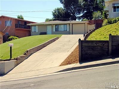 2nd image of 235 Coghlan St