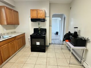 39 3rd St APT 3, Newark, NJ 07107