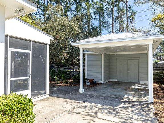 3rd image of 2016 Pine Island Cir