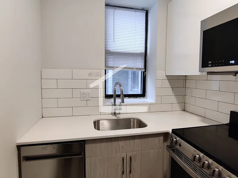 29 Peterborough St #11 — Photo 4