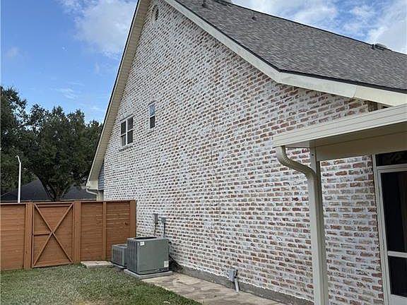 5th image of 212 Somerset St