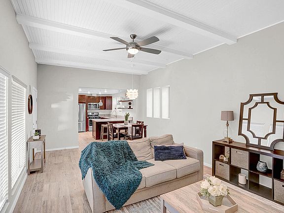 5th image of 4004 Camelot Heights Dr #C