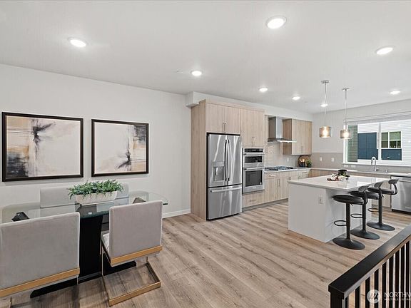 4th image of 17335 90th Drive NE #B