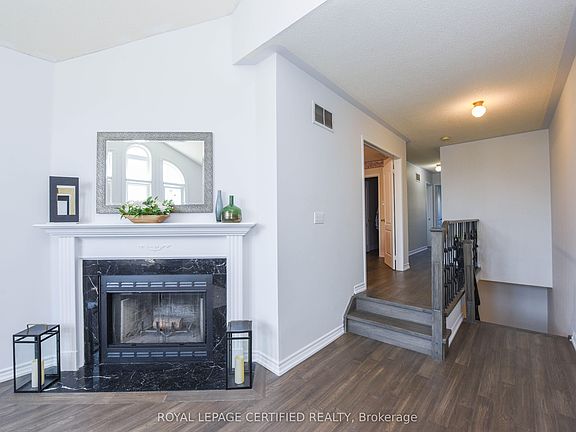 3rd image of 6037 Clover Ridge Cres