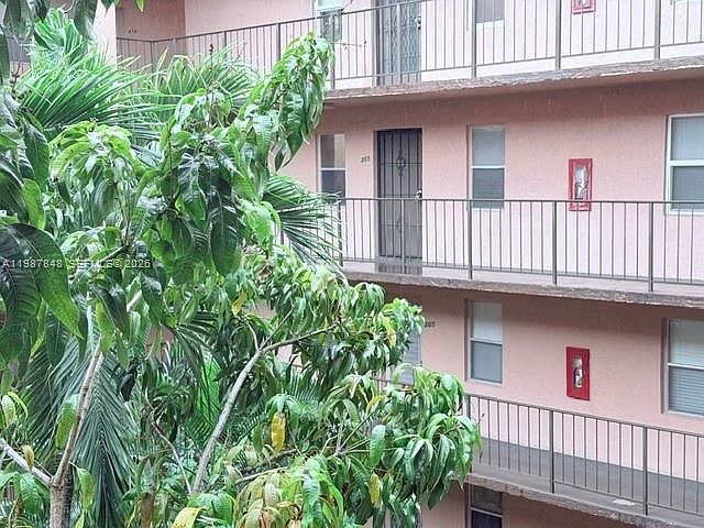1st image of 2841 Somerset Dr APT 305