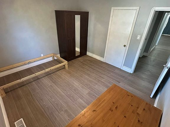 2nd image of 7 Toulon Rd