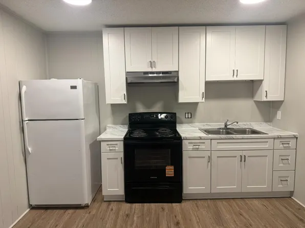 3981 Bradford Ct APT D, Winston Salem, NC 27106