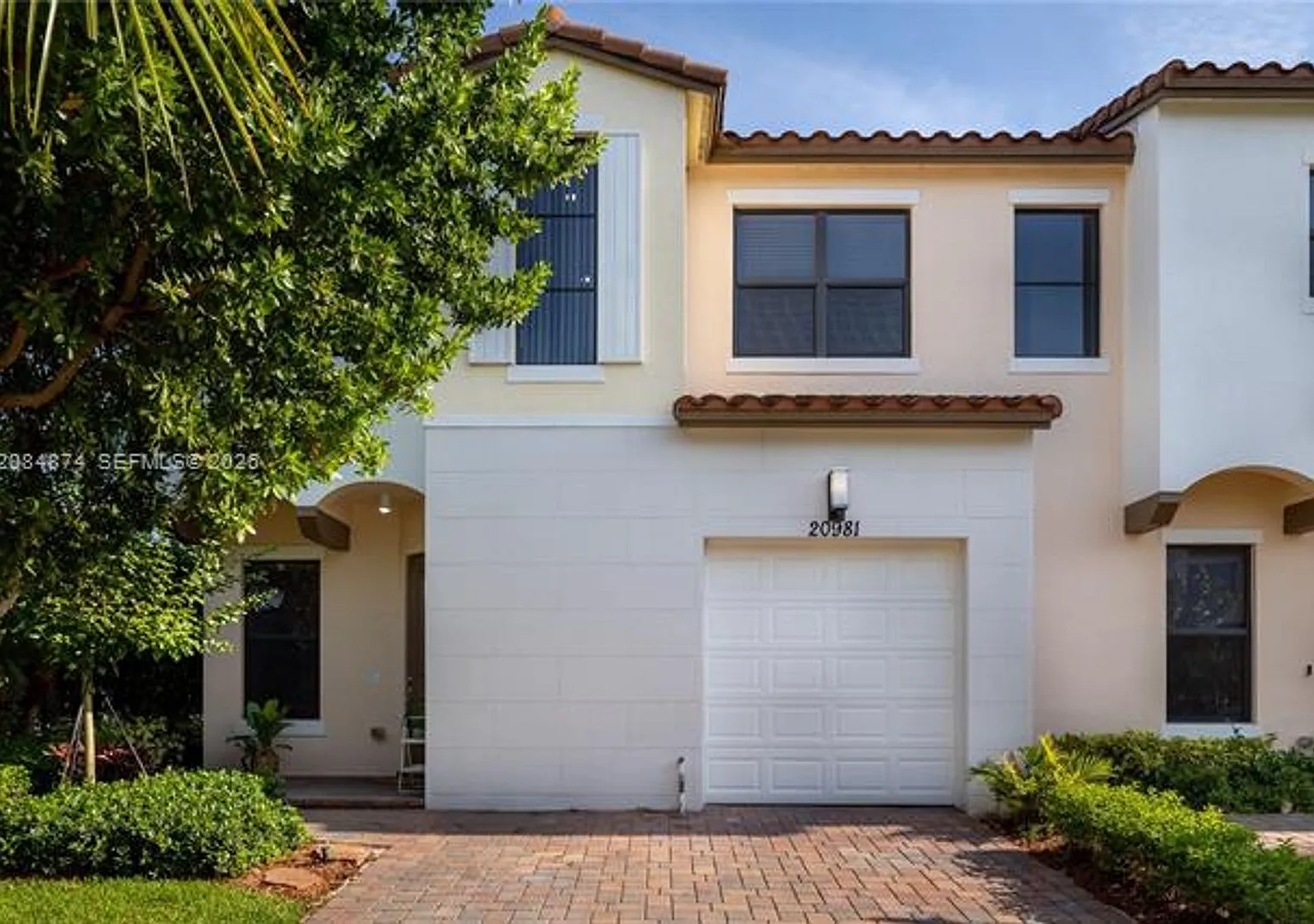 20981 NW 1st Ct th 20981, Pembroke Pines, FL 33029 — Photo 3