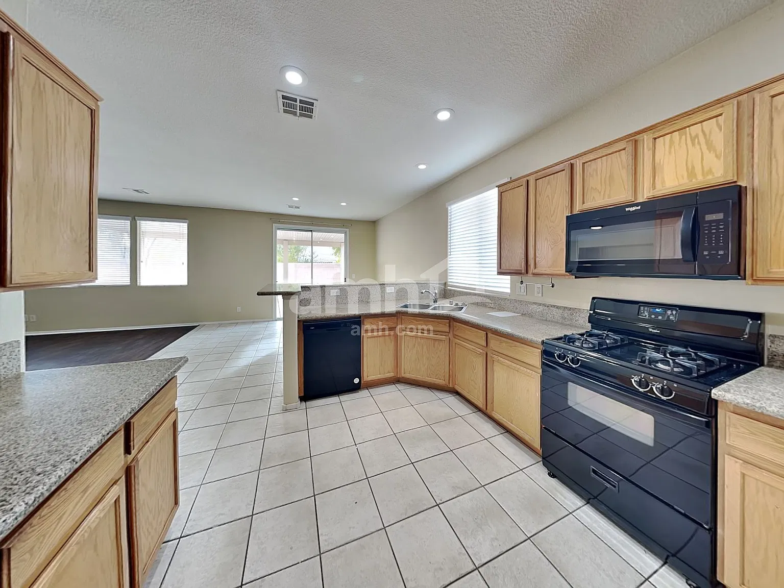 5 bed, 3.0 bath, 2879 sqft, $2,970 — Photo 4