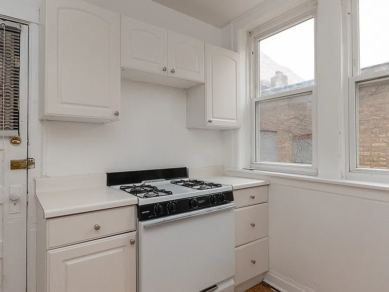 4409 N Kenneth Ave #A2 — Photo 3