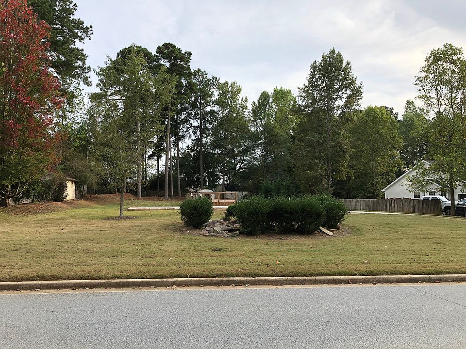 2nd image of 2915 Superior Dr