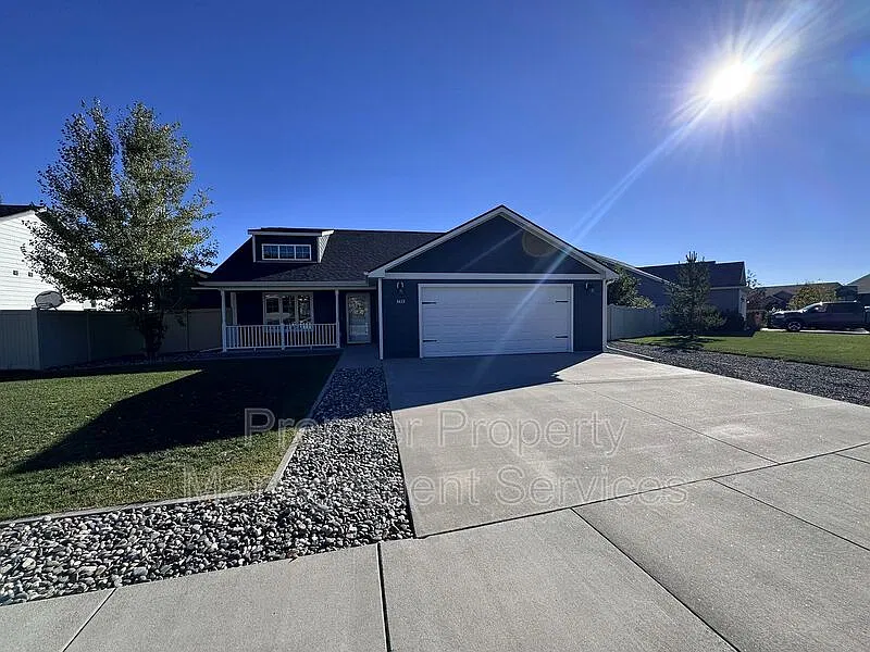 3 bed, 2.0 bath, 1380 sqft, $2,249 — Photo 3