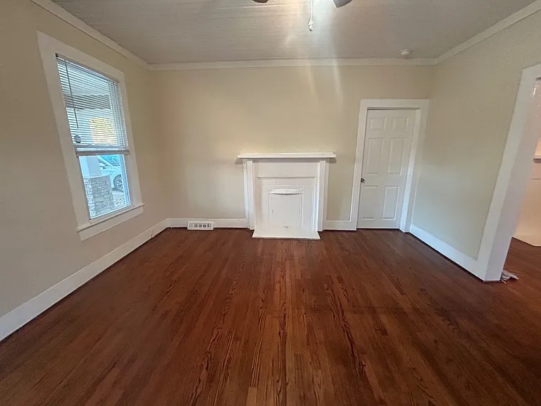 1506 Charlton St — Photo 5