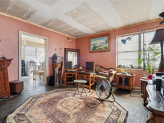 5th image of 1324 Westmont Rd SW