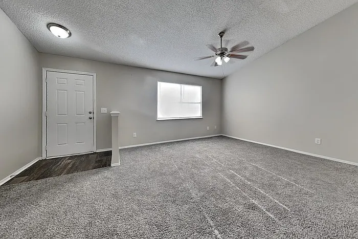 7270 Argyle Corners Dr — Photo 3