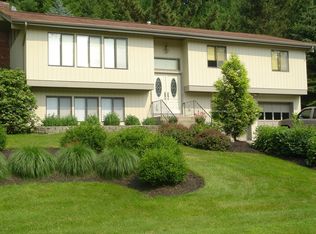 14 Brookside Dr, Pomona, NY 10970