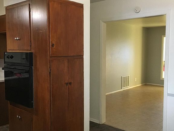 5th image of 3724 Colony Dr