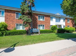 25885 Jefferson Ave #4, Saint Clair Shores, MI 48081