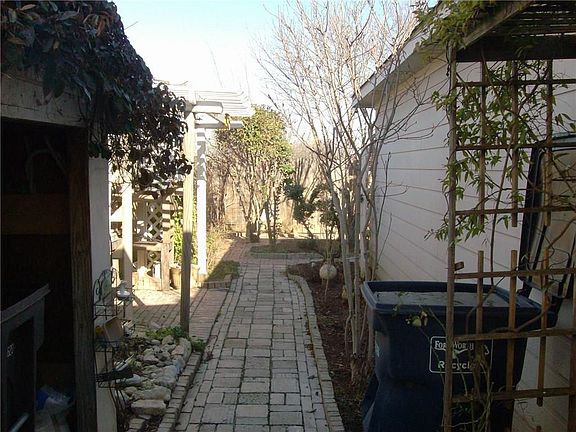 3rd image of 1453 Pine Ln