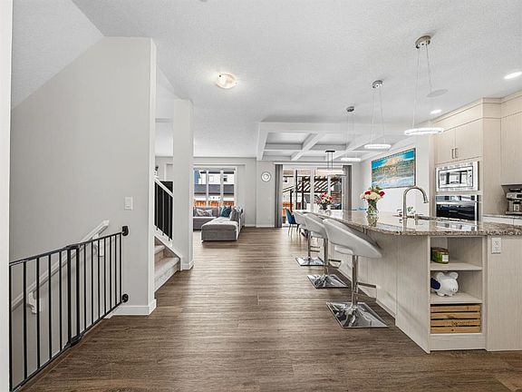 3rd image of 44 S Masters Ter SE