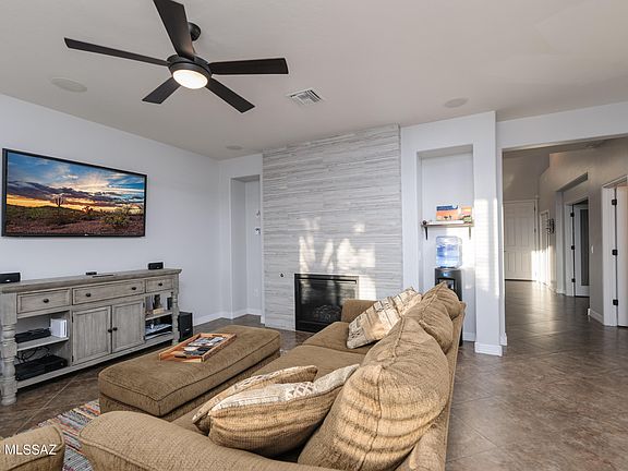 4th image of 10795 N Avenida Vallejo