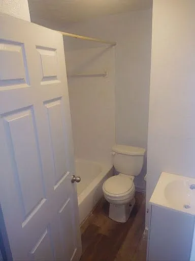 547 W 28th St #5 — Photo 5