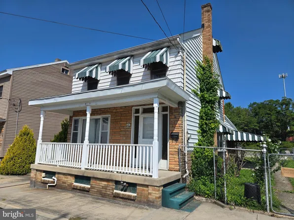 14 Pottsville St, Port Carbon, PA 17965