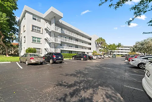 113 Royal Park Dr #2C Photo 1