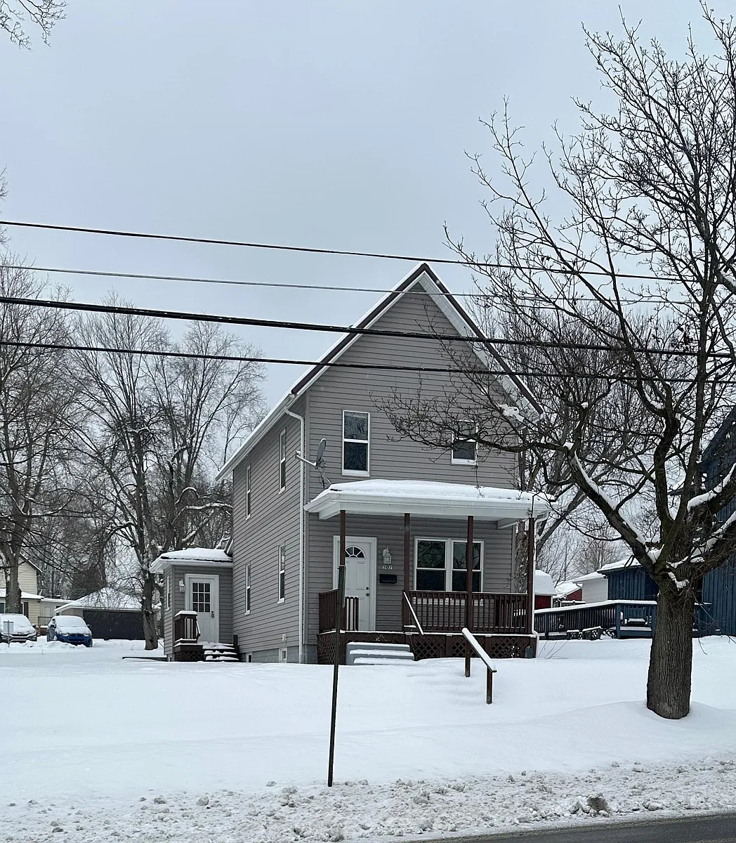 Building Photo - 507 1st St