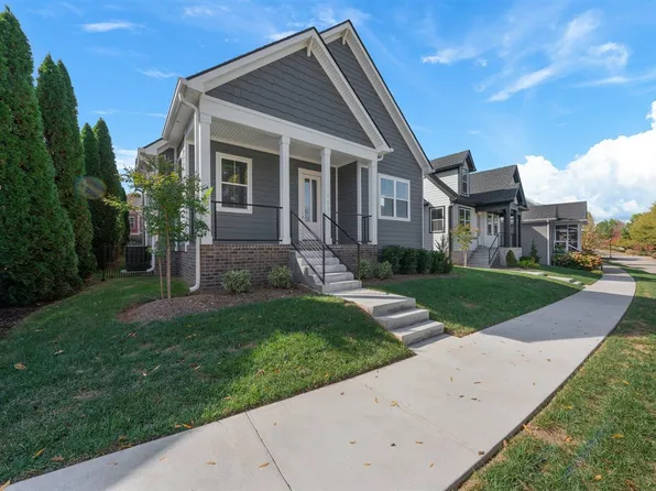 323 Traditions Blvd, Bowling Green, KY 42103