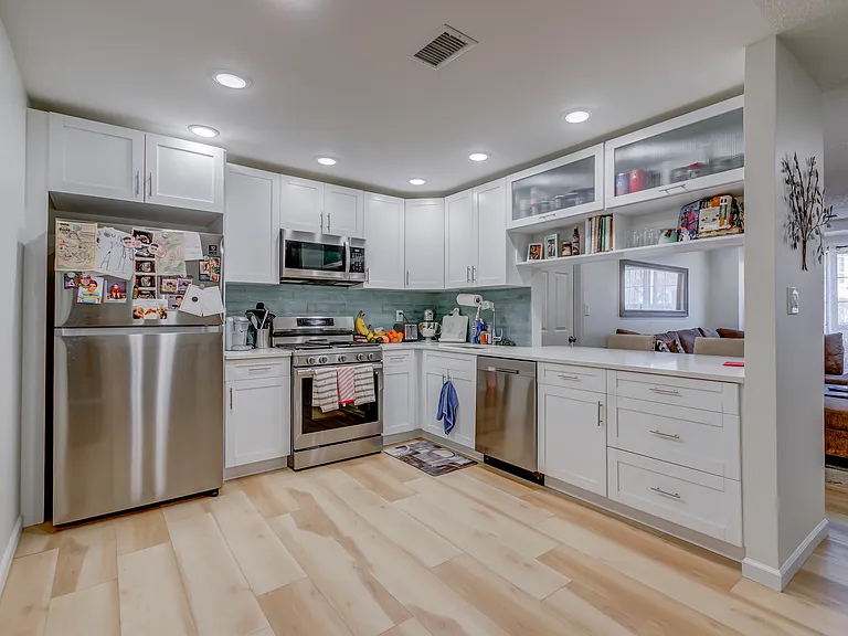 26 Cedar St — Photo 4