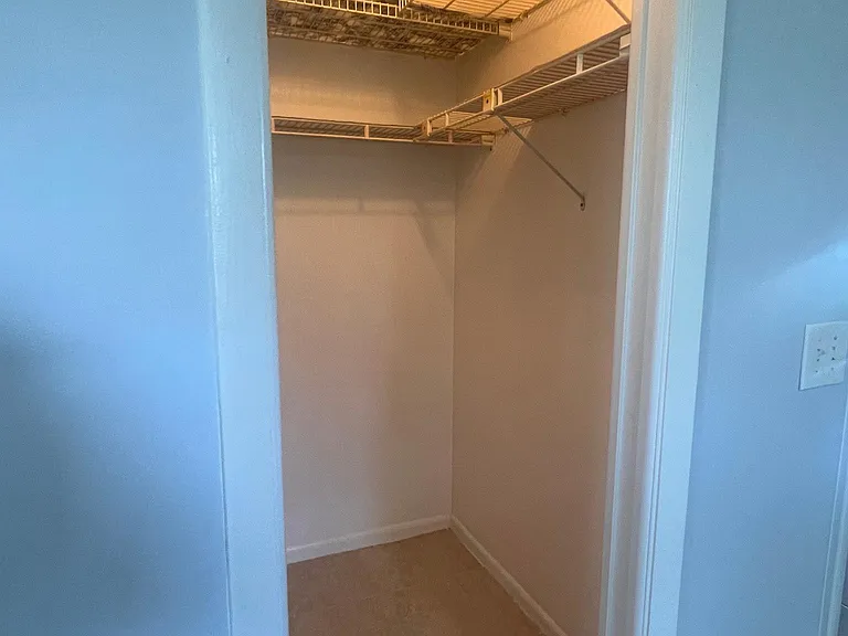 Master Room Walking Closet