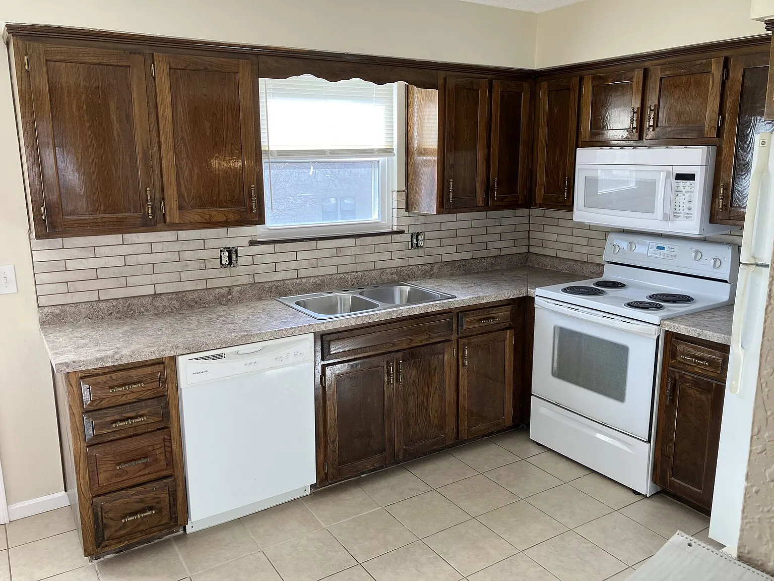 2 bed, 1.5 bath, 1200 sqft, $1,425 — Photo 4