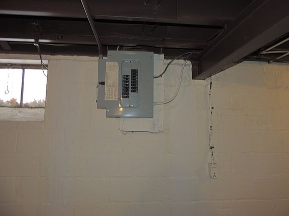 4th image of 25800 Zeman Ave