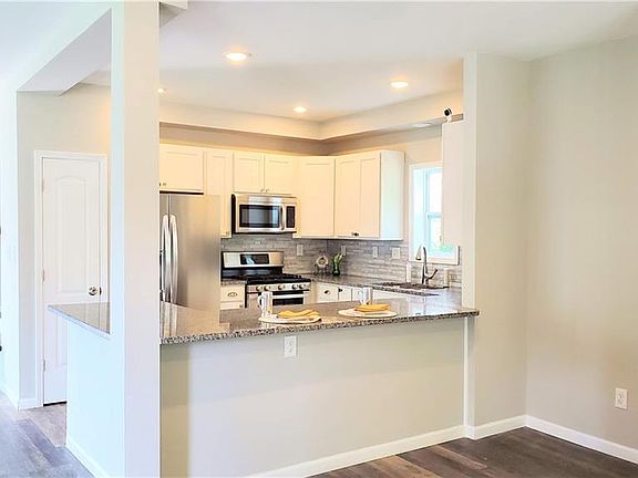 5th image of 1888 W 48th St