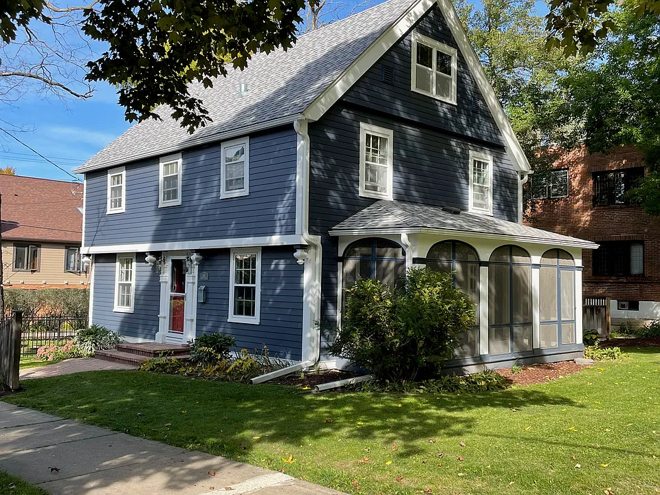 301 Forest St
