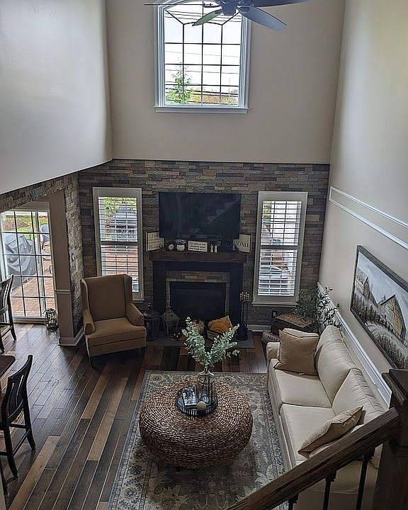 1st image of 25 Beaumont Pl
