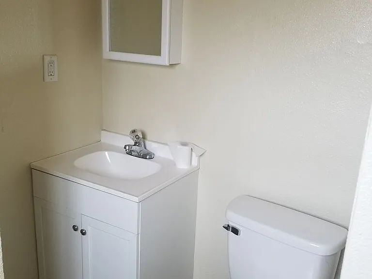 702 Adams Ave — Photo 9