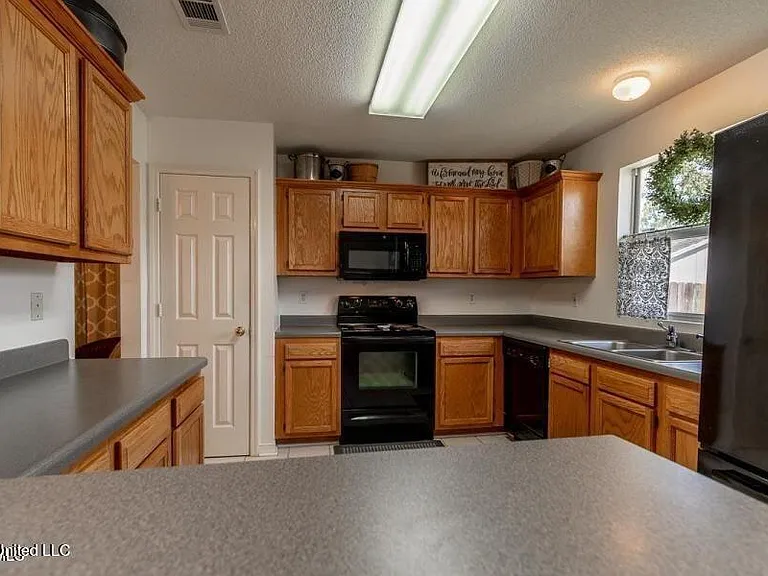 16222 Saddle Dr — Photo 14